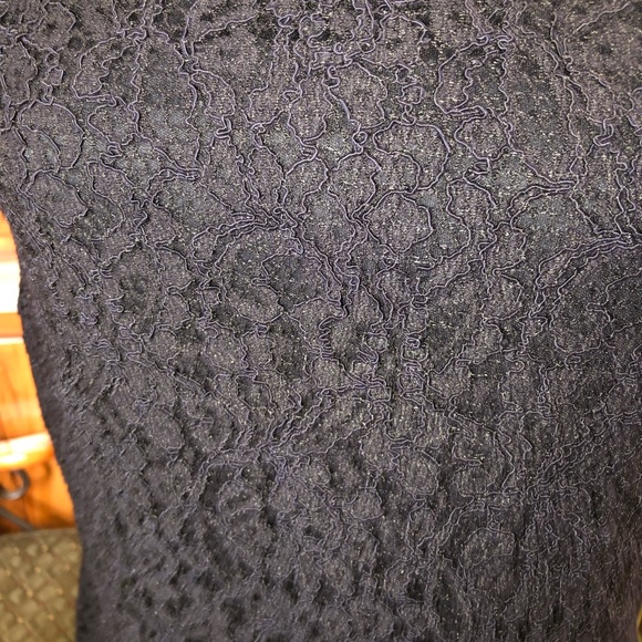 LIZ CLAIBORNE SIZE 10 NAVY BLUE DRESS WITH CROCHET LACE OVER LINED DRESS EUC - Picture 2 of 4